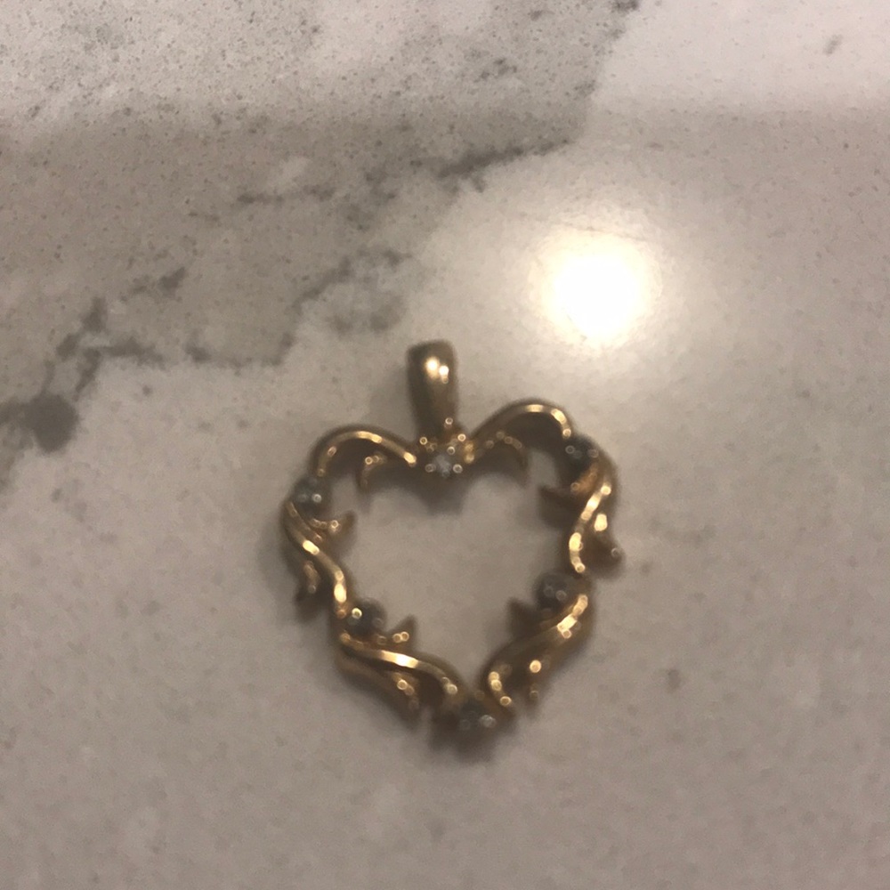 Diamond gold heart pendant